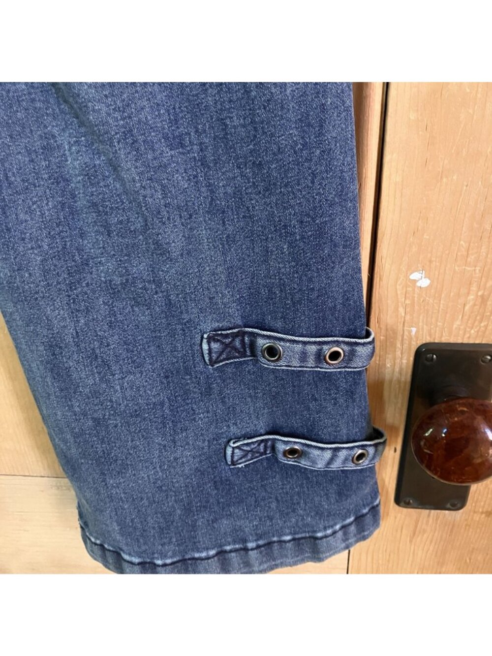 Hot Topic Womens Grommet Suspended Flare Punk Jeans Size 7 Juniors Blue AN EXC - Picture 10 of 12